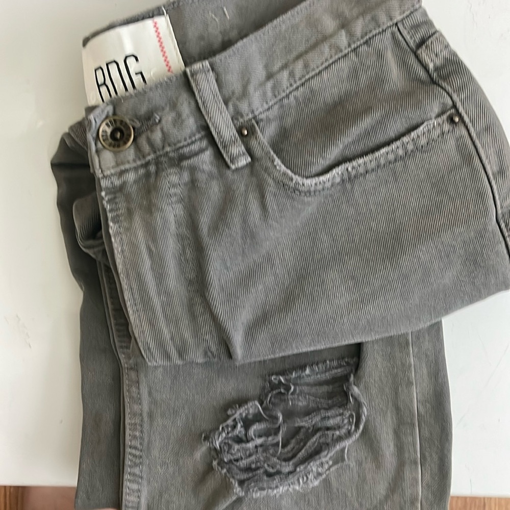 Slim fit, distressed, paint splatter jeans